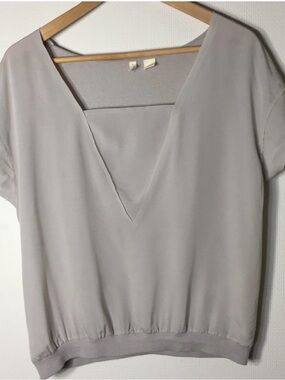 Anthropologie Moth Gray Short Sleeve Top L